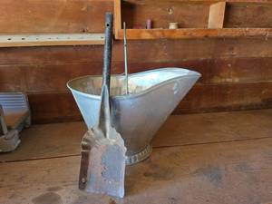 lot 1251 image: Coal Bucket and Shovel