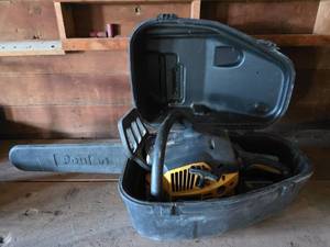 lot 1274 image: Poulan PRO Classic PP4218AV Gas Chainsaw 42cc 18 inch (has Compression) with Case