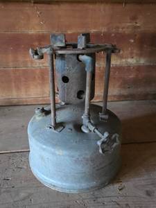 lot 1277 image: Single-Burner Stove