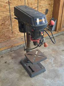 lot 1509 image: King 13MM Drill Press 0192-0 5-Speed 13 HP Motor (powers on)