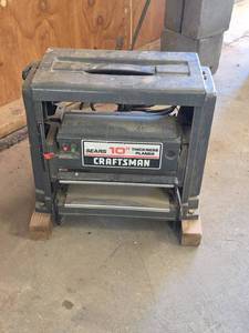 lot 1518 image: Craftsman 10 Thickness Planer Model 351.23372 (powers on)
