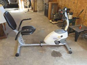 lot 1520 image: Velocity Exercise Sport Recumbent Bike CHB-R2101 (Untested)