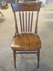 lot 1528 image: Wood Dining Chair with Vertical Spindle Back