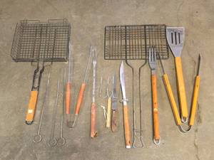 lot 1540 image: Grilling Tools