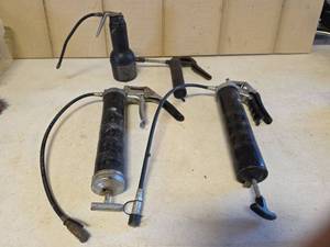 lot 1560 image: Grease Guns
