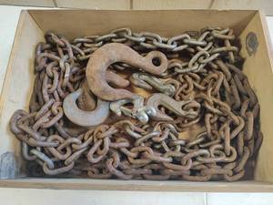 lot 1574 image: 10 and 16 Foot Chains with Assorted Hooks