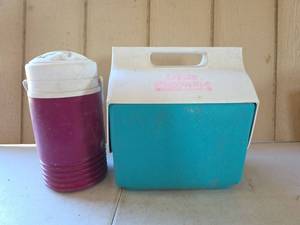 lot 1625 image: Igloo Little Playmate Cooler and Jug