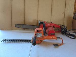 lot 1635 image: Black & Decker Hedge Trimmer, Craftsman 14in. Chain Saw