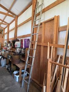 lot 1642 image: Aluminum Step Ladder 11 Step