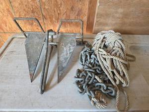lot 2032 image: 15inch Digger Anchor with Chain and Rope