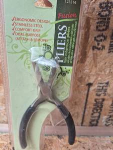lot 211 image: Multi-Use Micro Fusion Extension Pliers