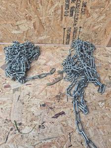 lot 220 image: Pair of Tire Chains About 10 Inches Wide