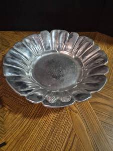lot 283 image: ALUMINUM Flower-Form Decorative Bowl with Scalloped Rim- 14 Inch Diameter