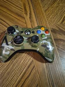 lot 290 image: Xbox 360 Wireless Controller Camouflage