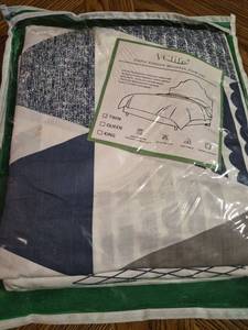 lot 308 image: VClife Twin Duvet Set Navy Blue White