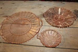lot 2739 image: Vintage Pink Glass Serving Dish and More