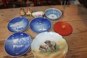 lot 2740 image: Vintage S&P Shakers and More