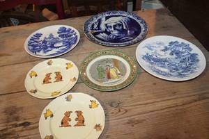 lot 2752 image: Lg.Vintage Delft made in Belgium Dcor Plate & More