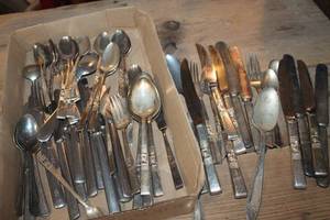 lot 2769 image: Vintage Silverware