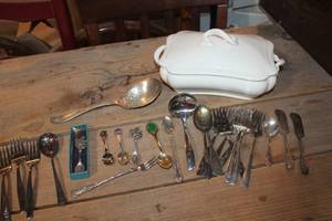 lot 2770 image: Vintage Silverware and More
