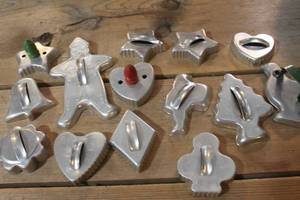 lot 2776 image: Vintage Cookie Cutters
