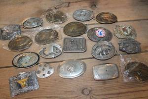 lot 2791 image: Lot of Misc. Belt Buckles