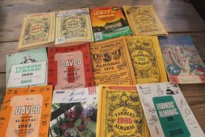 lot 2795 image: Vintage Farmers Almanacs