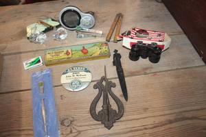 lot 2799 image: Vintage Red Goose Metal Pencil Box and More