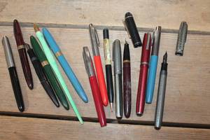 lot 2800 image: Vintage Fountain Pens and More