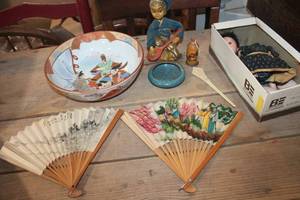 lot 2805 image: Asian Inspired Lot