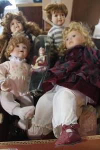 lot 2816 image: Box of Vintage Dolls