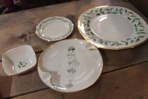 lot 2836 image: Lenox Holly Dishes and Ashtray