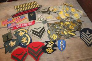 lot 2844 image: Vintage Military Patches