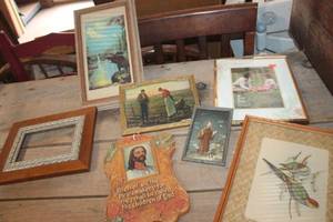 lot 2864 image: Vintage Frames and Dcor Pictures