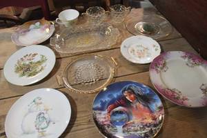 lot 2872 image: Vintage Dishes and More