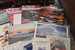 lot 2900 image: Vintage Ford Shop Tip Manuals and More
