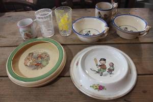 lot 2915 image: Made in Japan Antqiue Childrens Dishes