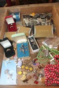lot 2926 image: Vintage Avon Jewelry and More