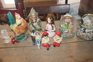 lot 2932 image: Vintage Royal Copley Chicken and More