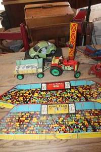 lot 2943 image: Vintage Toy Tin Tractor and More