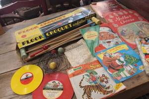 lot 2947 image: Vintage Floor Croquet, Childrens Books & More