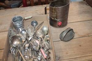 lot 2961 image: Vintage Silverware and More