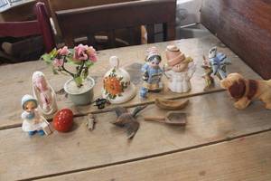 lot 2964 image: Vintage Misc. Figurines and More