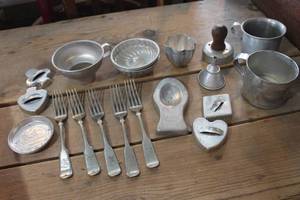 lot 2966 image: Vintage Cookie Cutters, Jello Molds & More