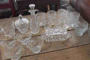 lot 2994 image: Vintage Cut Glasses and More