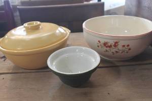 lot 3013 image: Vintage Casserole Dish, Mixing Bowl & More