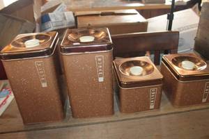 lot 3029 image: Vintage Metal Canister Set