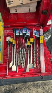 lot 24457 image: Assorted Lot of Bosch, DeWalt, Irwin, Aerosmith Drill Bit Chisel
