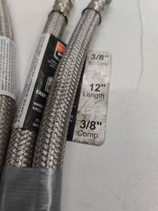 lot 11636 image: 38 Inch Compression Faucet Supply Lines 12 Inch - Lot of 6