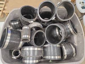 lot 11660 image: Plumbing Coupling - Bulk Lot of 35